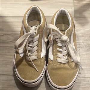Vans Kids Shoes in Tan and White